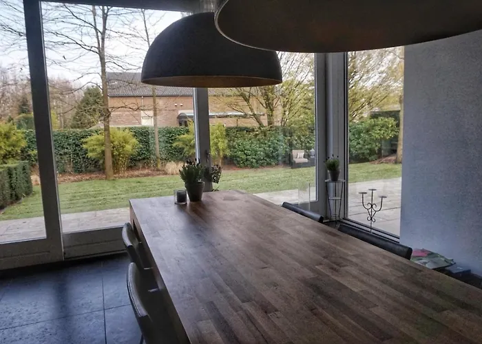 Bed & Wellness Boxtel, Luxe Kamer Met Airco En Eigen Badkamer, Ligbad