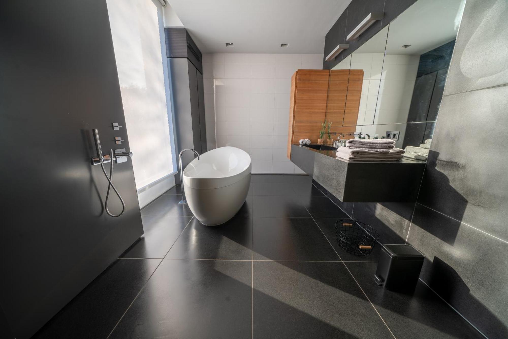 Bed & Wellness Boxtel, Luxe Met Airco En Eigen Badkamer, Ligbad Bed & Breakfast